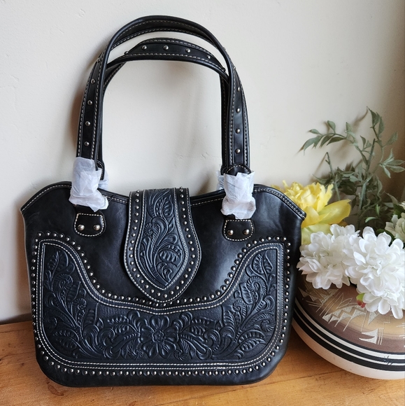 NIB Montana West Tooling Concealed Carry Collection Handbag - Picture 3 of 7